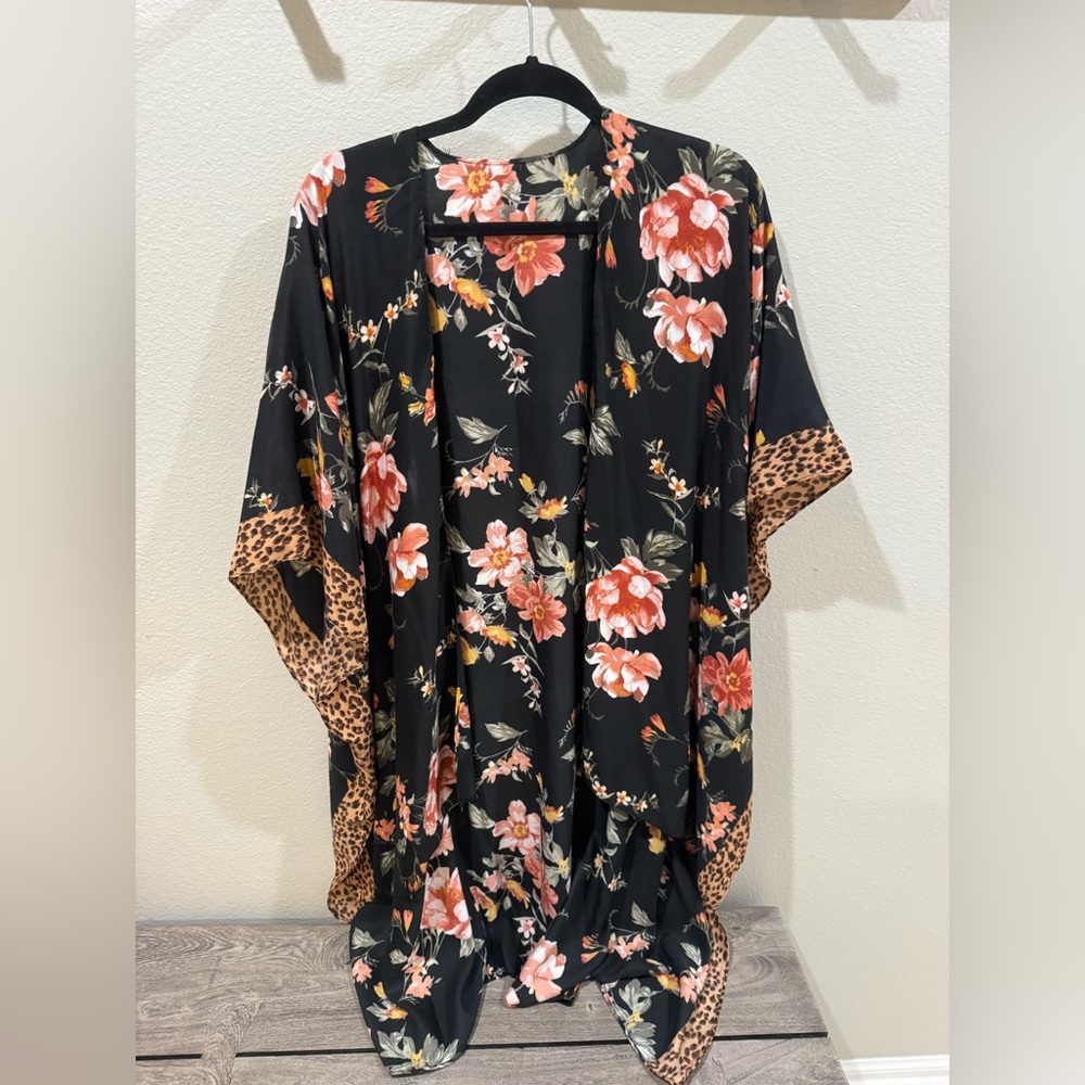 American Eagle Outfitters Leopard Floral Kimono